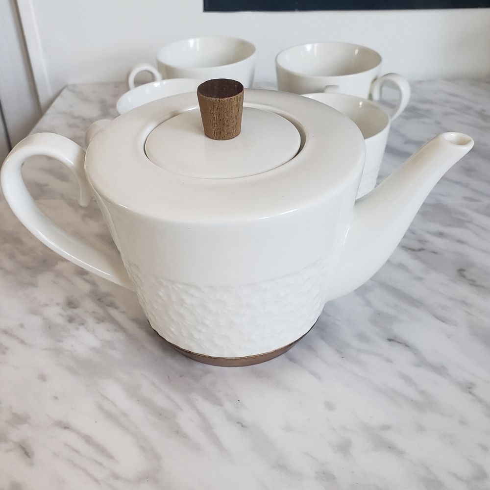 Tea Set - Picture 3 of 7